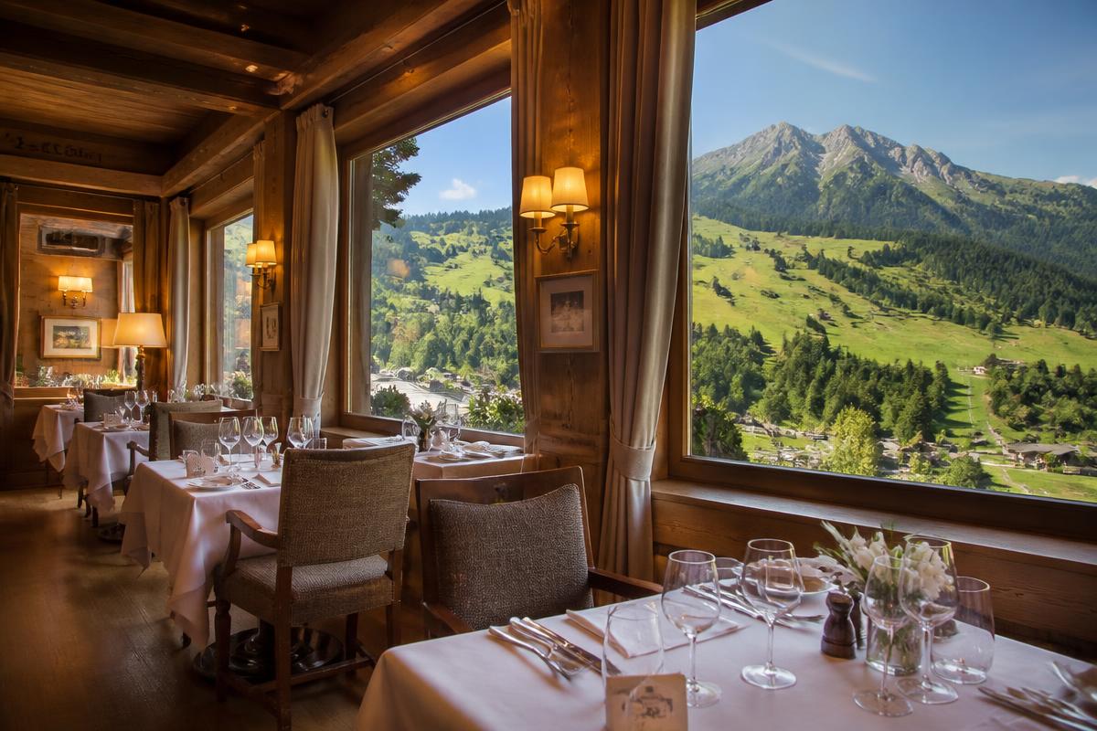 Restaurant de l'hôtel avec vue sur les Aravis